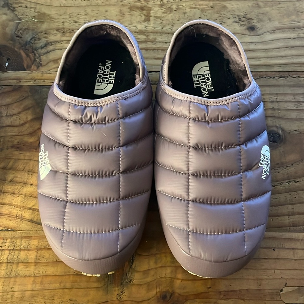 The North Face slippers. NWOT. Size 9